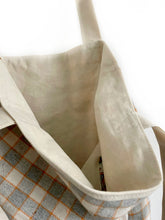 Afbeelding in Gallery-weergave laden, Geruite grijze teddy tote.bag
